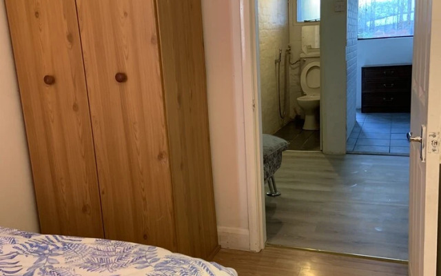 Economical 2BR Small Furnished Annex-high Wycombe