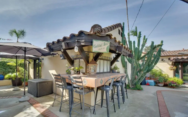 Upscale Whittier Hills Gem: 17 Mi to Disneyland!