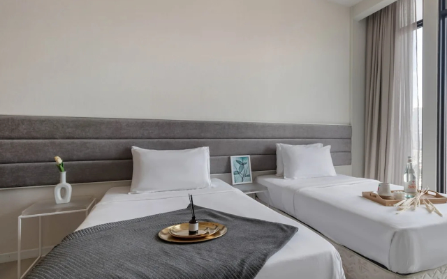 Expressionz Professional Suites by Perfect Host