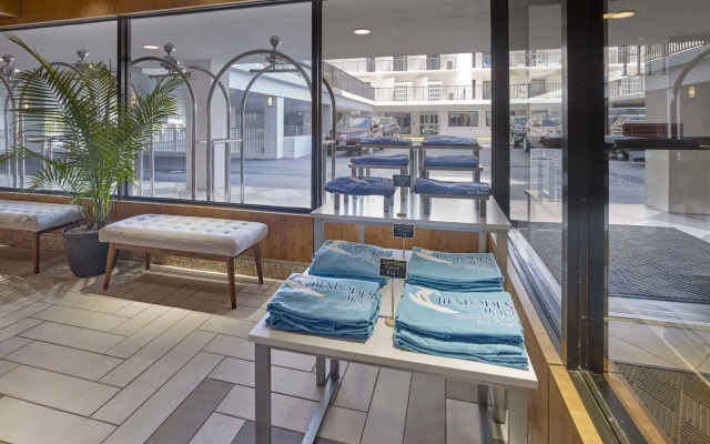 Henlopen Oceanfront Hotel