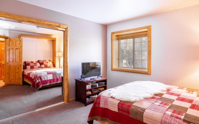 Little Cubs Cabin #1986