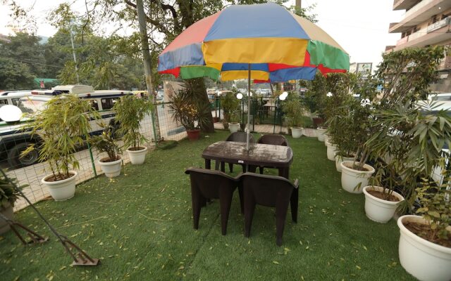 Hotel Starex Opp. Artemis Hospital
