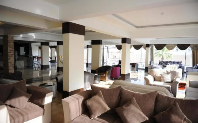 Hotelier Suites