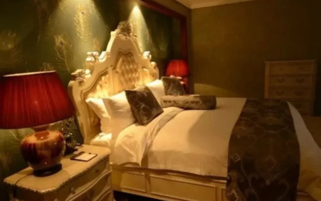 Luoyang Feronia Hotel