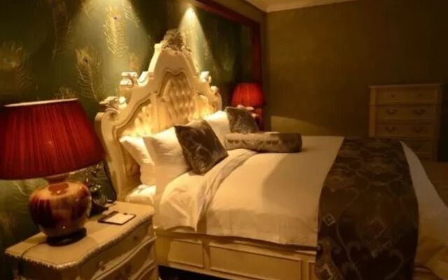 Luoyang Feronia Hotel