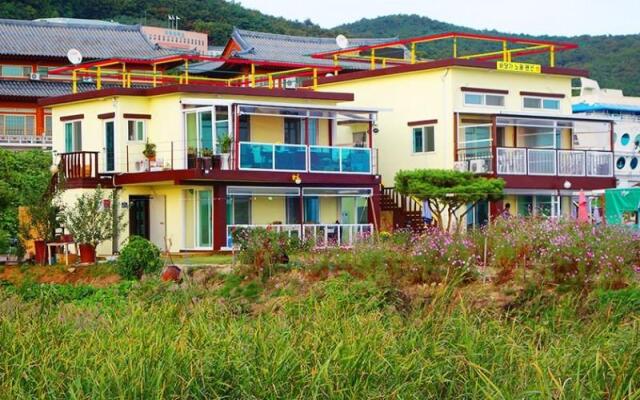 Ganghwado Sunset Beach Pension