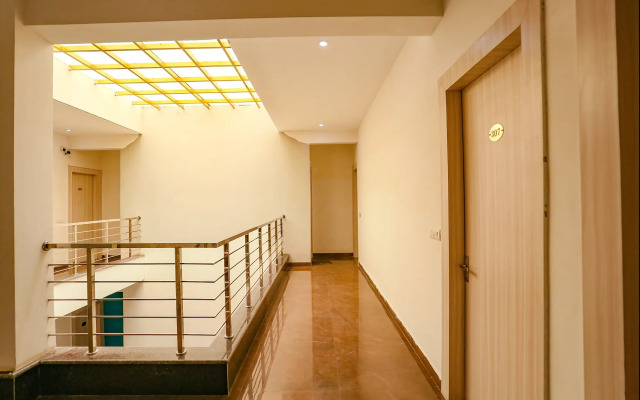 FabHotel Sky Rise Inn