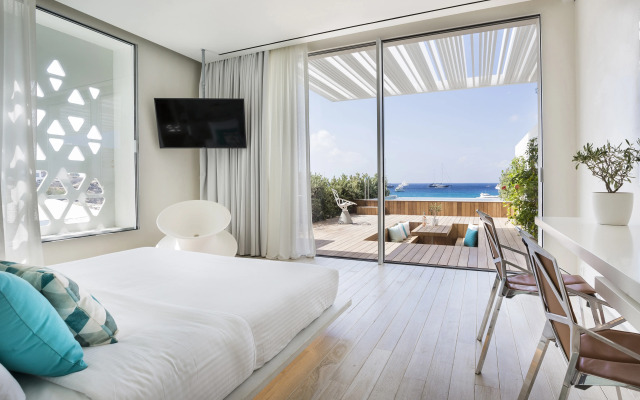 Mykonos Dove Beachfront Hotel