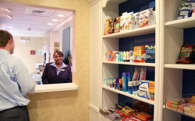 Hampton Inn & Suites Charlotte/South Park at Phillips Place