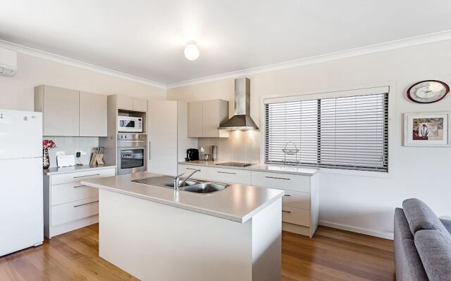 Indah Pantai, 84 Lentara Street