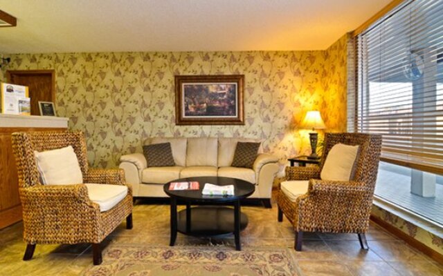 Econo Lodge Inn & Suites Salina