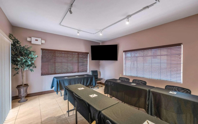 Arroyo Pinion Hotel, Ascend Hotel Collection