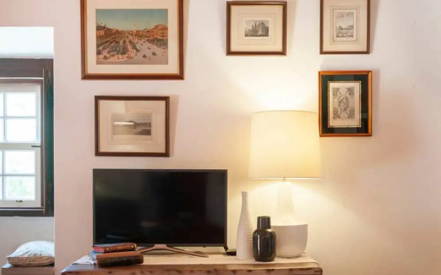 Pine Tree House in Azeit o