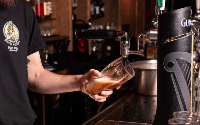 Durty Nelly's - Hostel