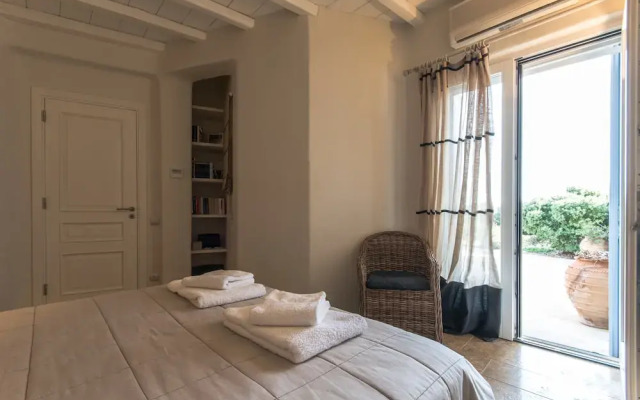 Villa Aphrodite sunkissed MykonianLuxury