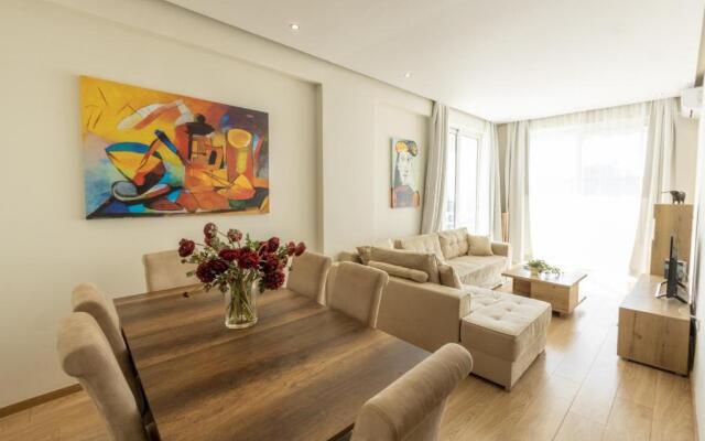 Modern art apt in Glyfada with sea view