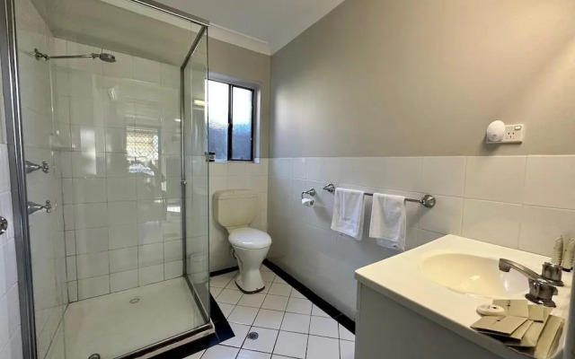 Charlesworth On The Park