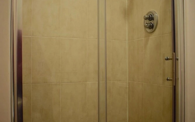 Central 1 Bedroom Flat Near O'connell Street