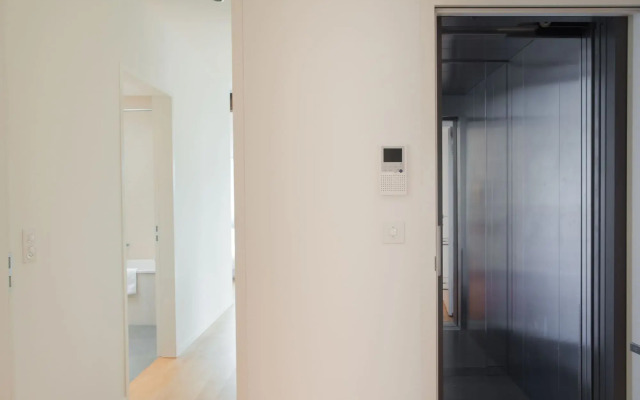 Airhome Limmatquai River View Apartment