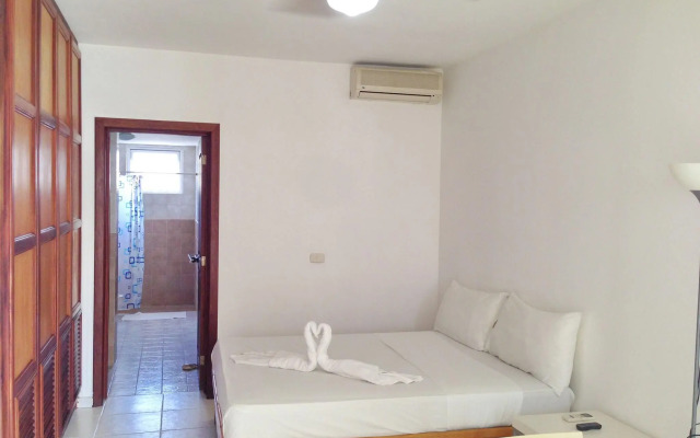 Los Corales Beach Village