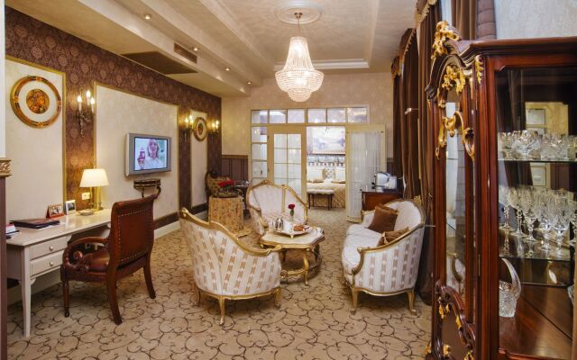 IMPERIAL Hotel & Restaurant