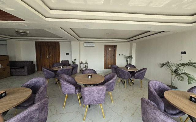 Hotel Kavaana Bardibas