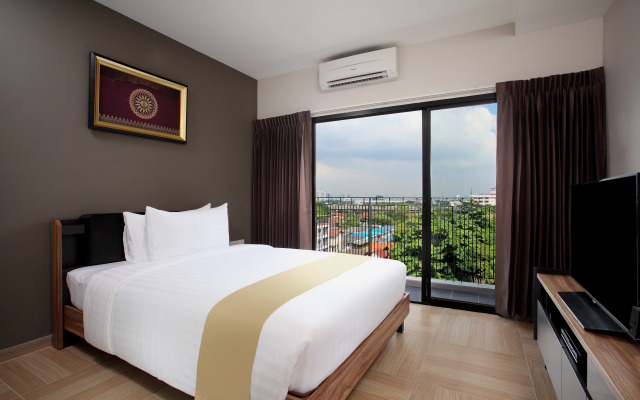 Chiva Bangkok Hotel (SHA Extra Plus)
