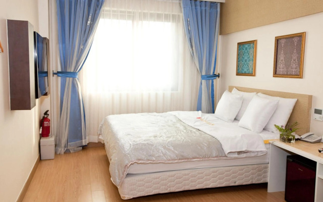 Yuwon Hotel