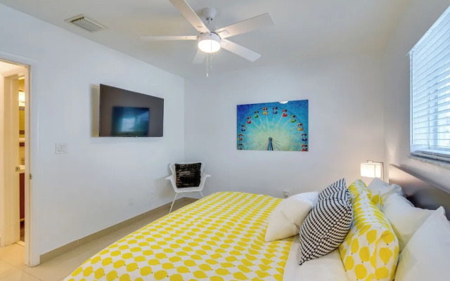 2 Mi to Ocean: Dog-friendly Hallandale Beach Condo