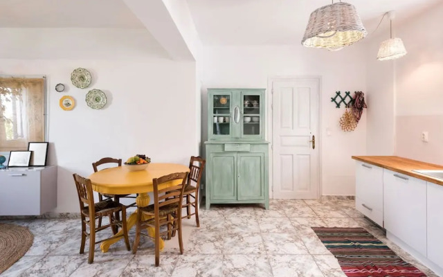 Menta II in Naousa With Free Parking Paros