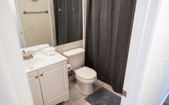 Cypress Serenity: 3Br Townhome With Garage, Private Patio, Community Pools (P33)