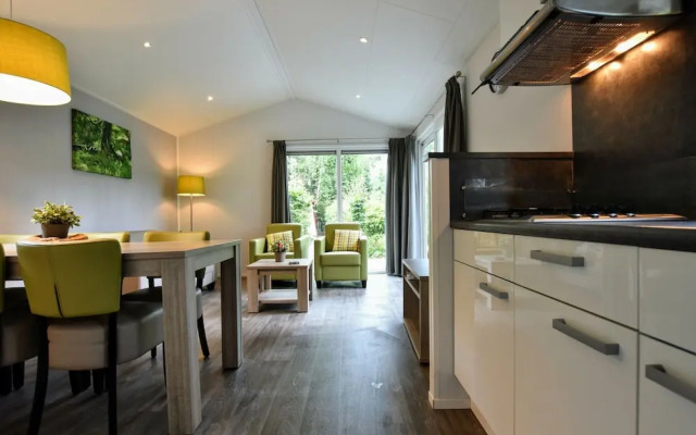 Cosy Chalet w/ Garden Patio