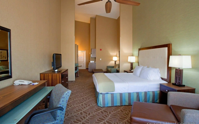 Holiday Inn Express & Suites Logan by IHG