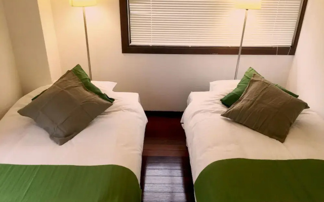 Sunrise House 2F