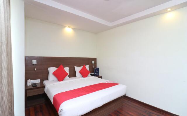 OYO Townhouse 510 Hotel Garnet Inn