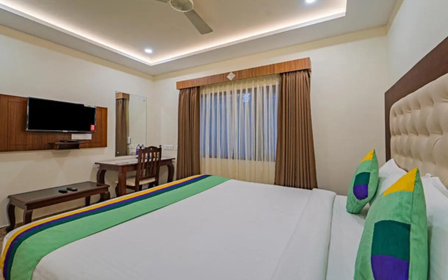 Treebo Aaravi Residency, 800 Mtrs From Promenade Beach
