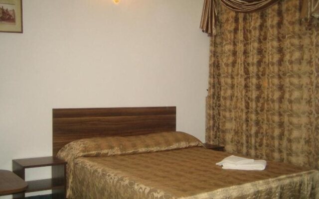 Hotel Rino