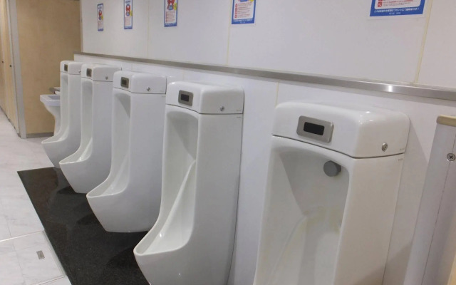 Capsule Hotel Wellbe Sakae - Caters to Men
