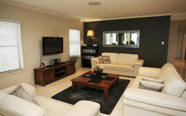 Montville Mountain Lodge