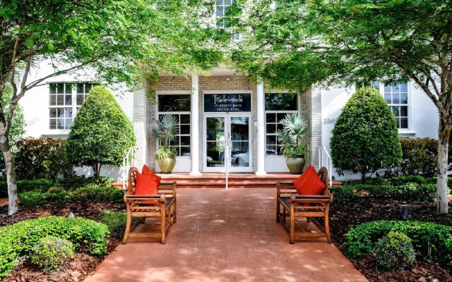 Tradewinds Apartment Hotel