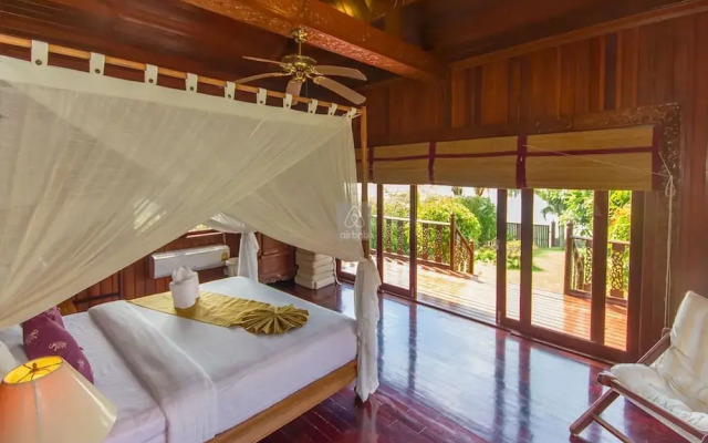 5BR Beachfront Villa Bangrak