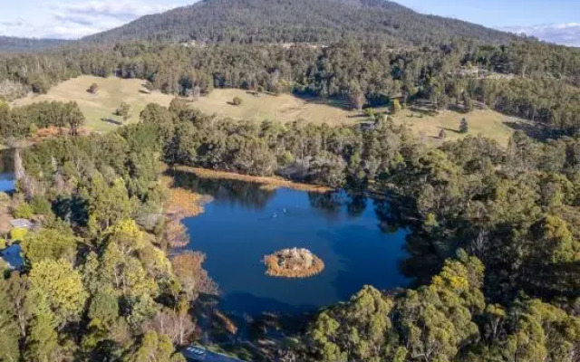 Quamby Bluff Lake House, Deloraine, Tasmania