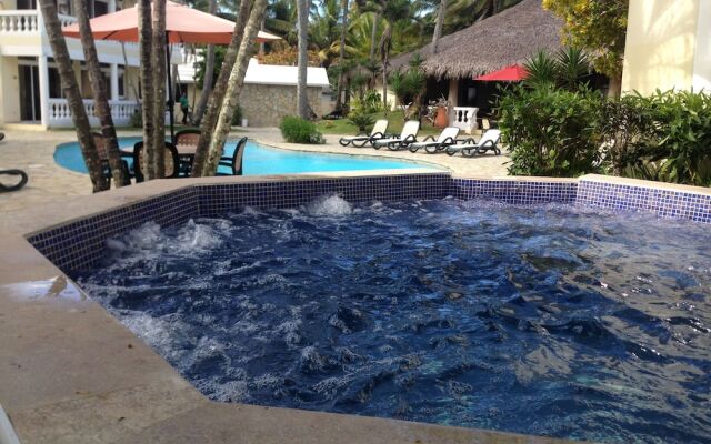 Las Canas Beach Retreat