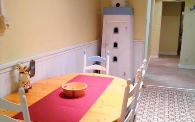 Ruim authentiek gelijkvloers appartement op wandelafstand van de zee