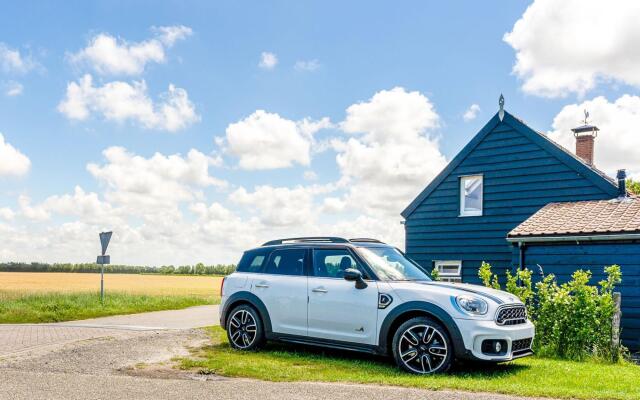 Quaint Holiday Home in Nieuwvliet-Bad near Sea Beach