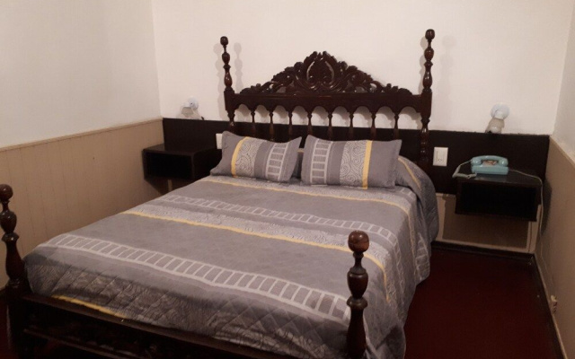 Hotel Alcazar