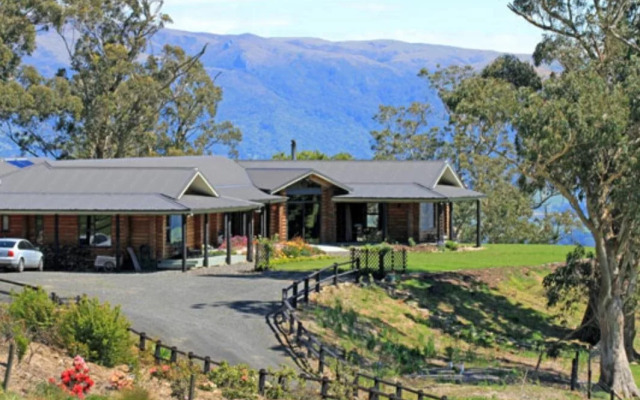 Saddle Hill Lodge