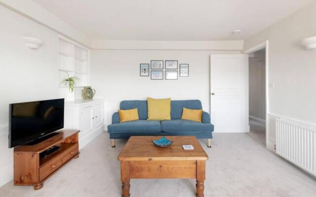 Rooftop Retreat - 2 Double Beds w/ Stunning Views