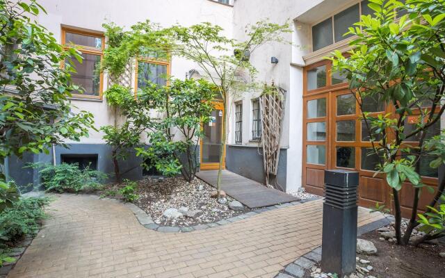 Schoenhouse Avenue by Limehome