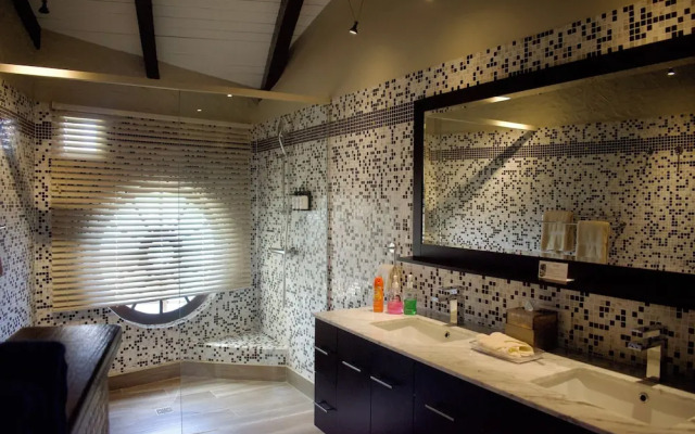 Secret Harbour Boutique Hotel and Marina